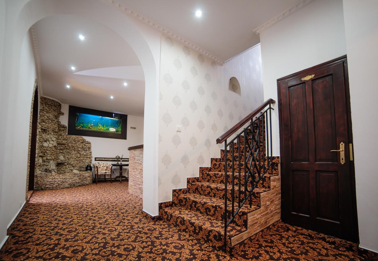 Hotel Gala Орадя Экстерьер фото