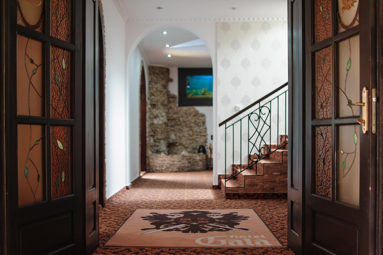 Hotel Gala Орадя Экстерьер фото