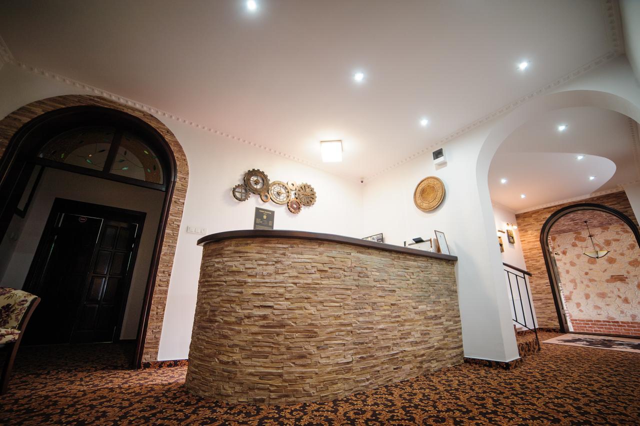 Hotel Gala Орадя Экстерьер фото