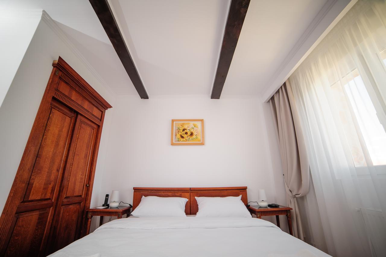 Hotel Gala Орадя Экстерьер фото